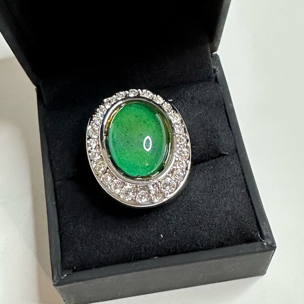 St. John Collection Color Changing Mood Ring